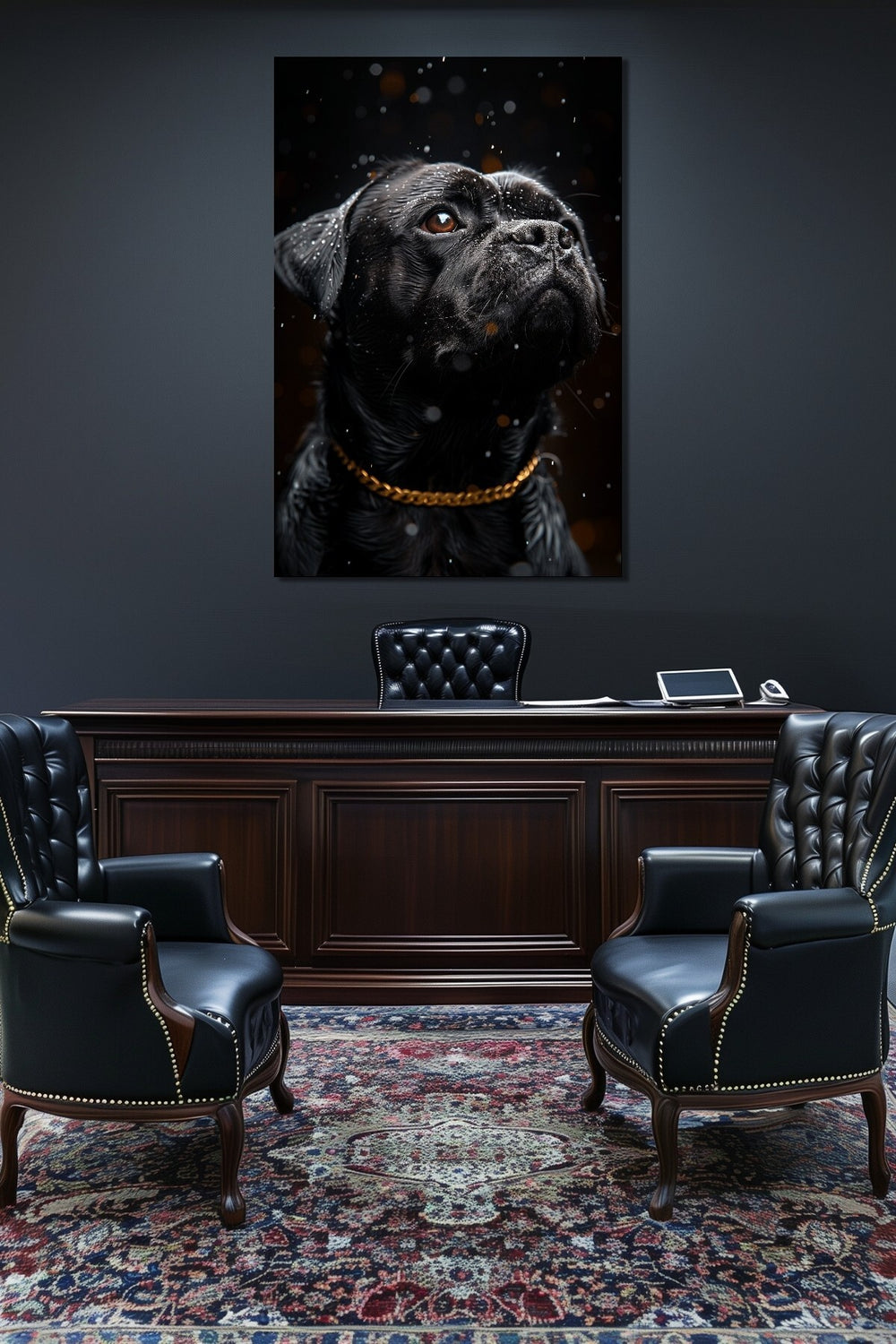 Siyah Köpek Baskılı Cam Tablo – Yağmur Efektli Gold Zincir Detaylı Modern Duvar Dekoru