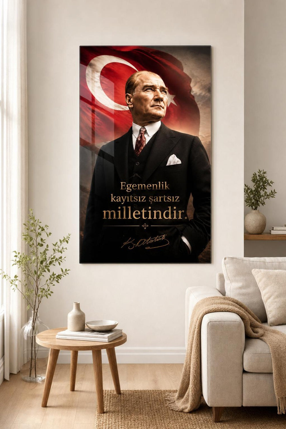 Atatürk ve Türk Bayrağı Baskılı Cam Tablo – Egemenlik Sözlü Dekoratif Duvar Tablosu
