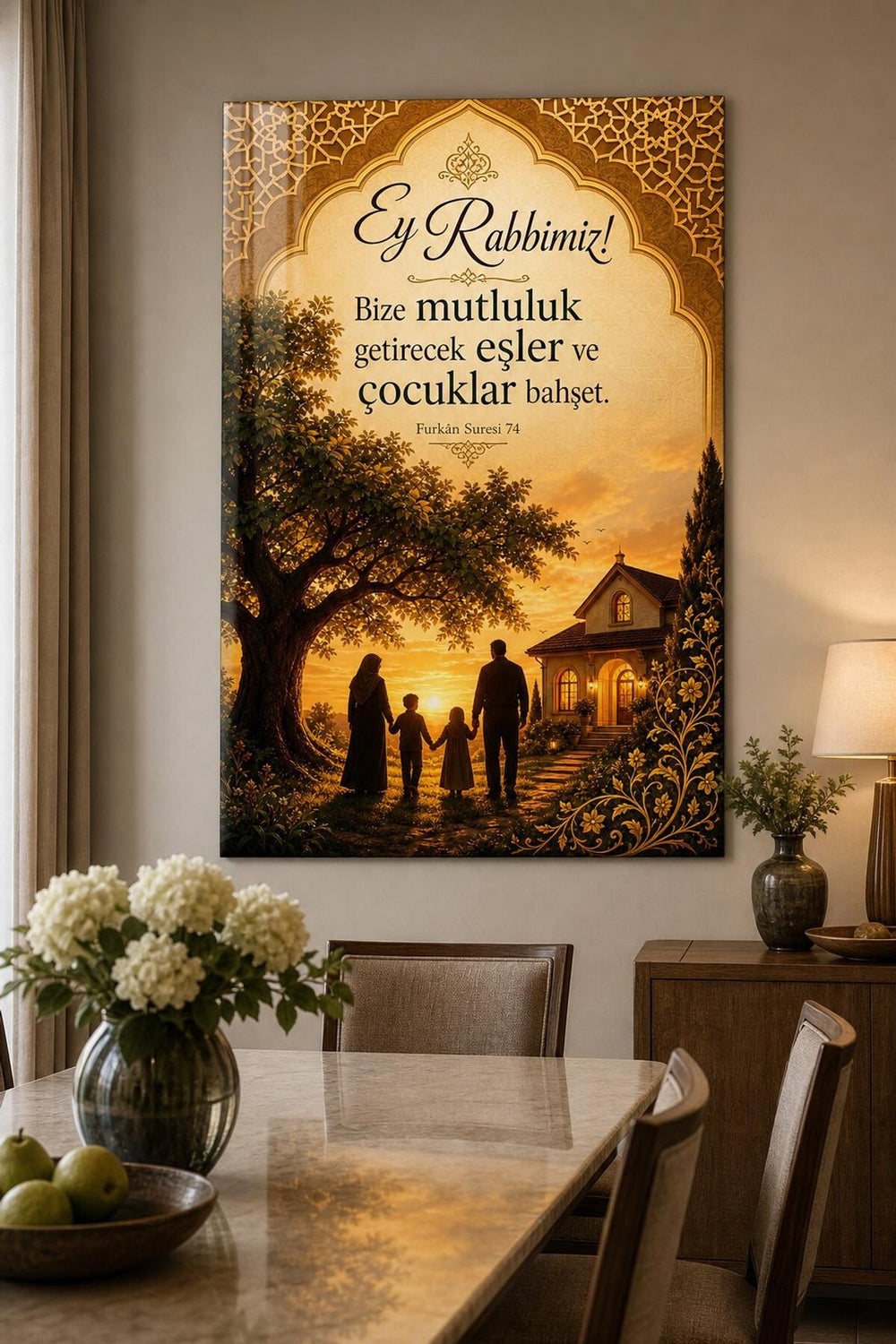 Furkan Suresi Dua Baskılı Cam Tablo – Aile Temalı Dini Dekoratif Duvar Tablosu