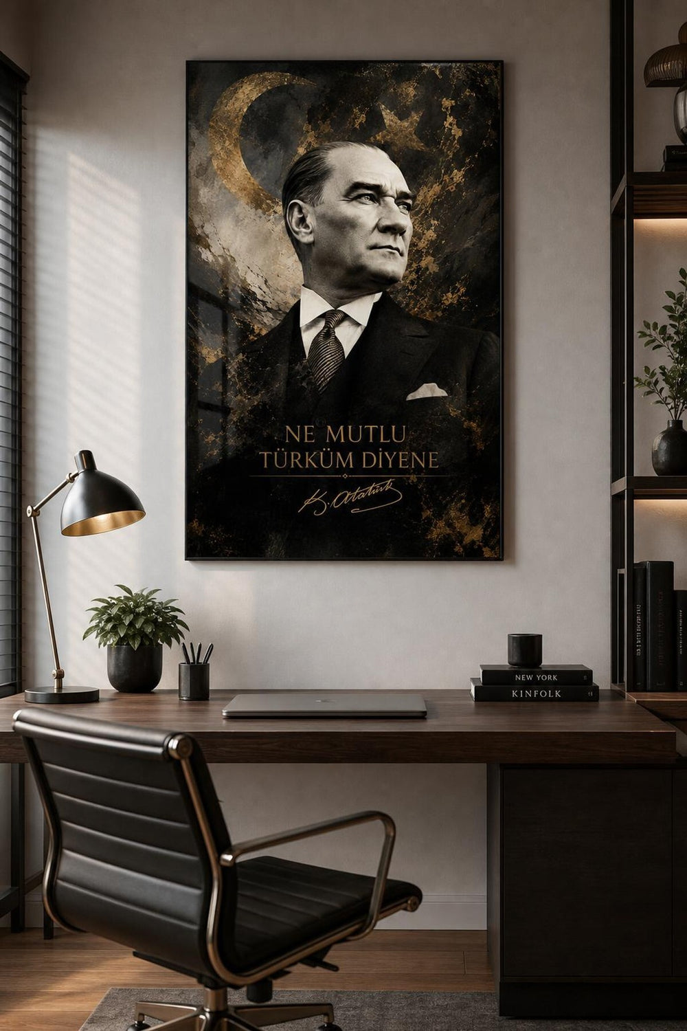 Atatürk Portreli Baskılı Cam Tablo – Türk Bayrağı Temalı UV Baskı Duvar Tablosu