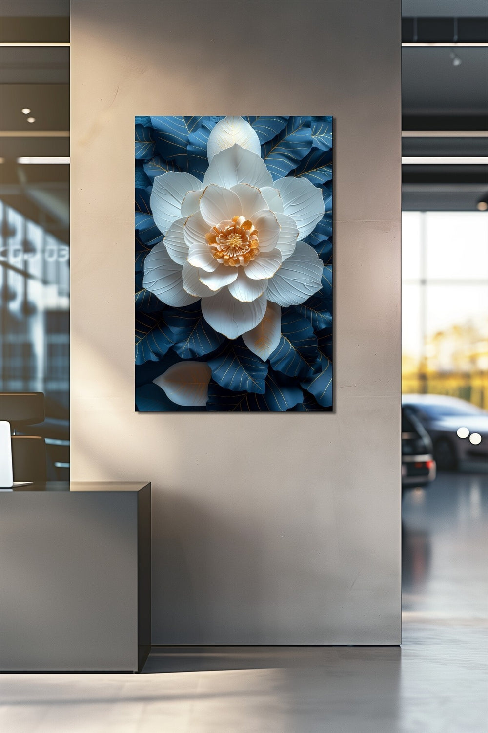 Beyaz Çiçek Baskılı Cam Tablo – Mavi Zeminli Altın Detaylı 3D Lüks Duvar Dekoru