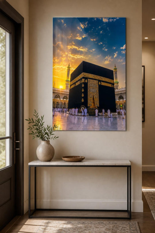 Kabe ve Altın Gökyüzü Baskılı Cam Tablo – Manevi UV Baskı Dekoratif Duvar Tablosu