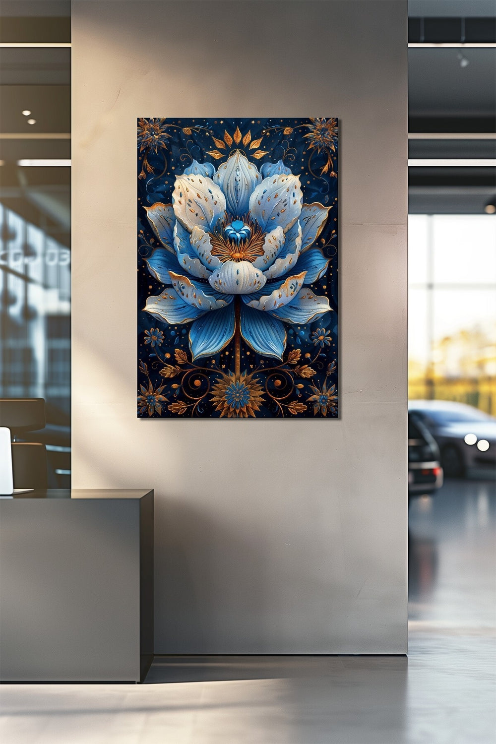 Mavi Çiçek Baskılı Cam Tablo – Altın Detaylı Lotus Desenli Dekoratif Duvar Tablosu